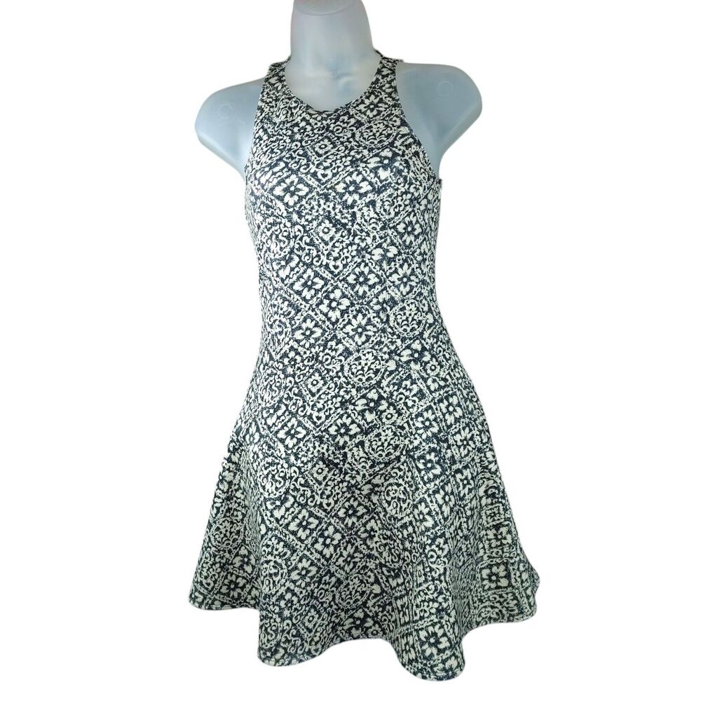 Abercrombie & Fitch Women's Short Dress Size XS Black White Floral Fit & Flare
